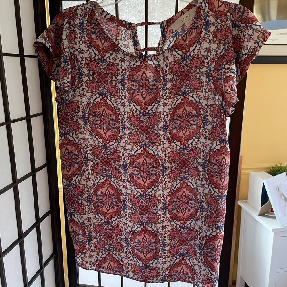 Loft pink floral top like new, size small